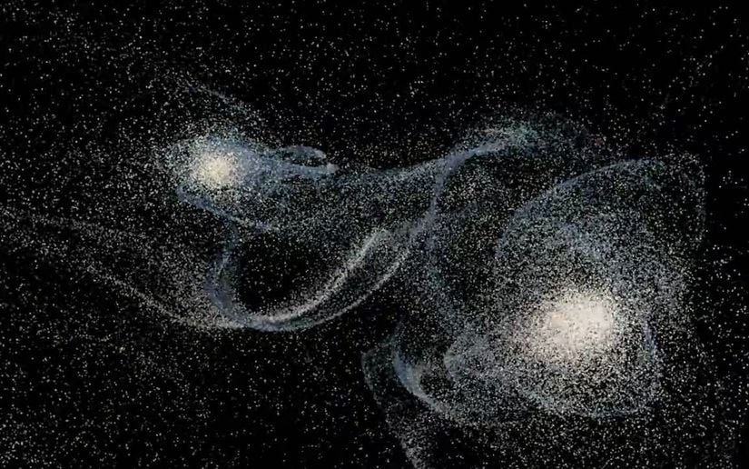 Galaksimiz Samanyolu ile Andromeda (Zincirliprenses) galaksileri saatte 1 milyon km hızla birbirlerine doğru yol almayı sürdürüyor. Buna göre, önümüzdeki 4 milyar yıl içinde her iki galaksi bir noktada çarpışıp birleşmeye başlayacaklar. Büyük ihtimalle bu birleşme senaryosunun içine yerel galaksi grubumuzun üçüncü büyük üyesi olan Triangulum (Üçgen) Gökadası da dahil olacak. Bu konuda kesin konuşamıyor olsa da; belki de Üçgen Gökadası, Andromeda ile çok daha önce birleşmiş olacak. Bu sırada Güneş ya kütleçekim etkileri ile galaksilerarası uzay boşluğuna savrulacak, ya da oluşacak yeni dev galaksinin bir üyesi olarak yaşamına devam edecek.