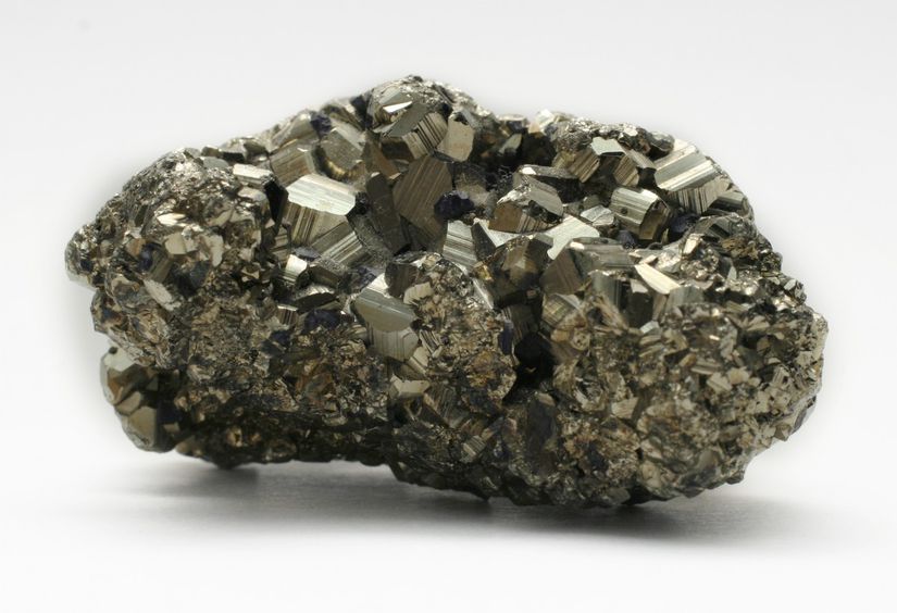 İlkel Dünya'da bulunan ferro metallere bir örnek, demir...