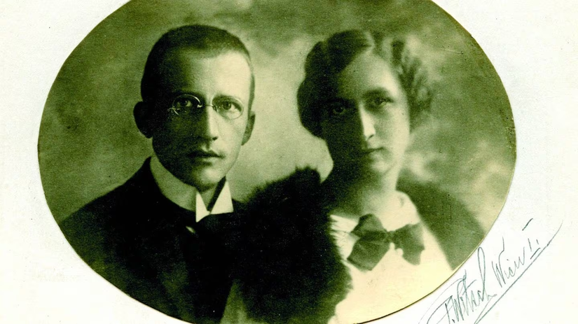 Schrödinger ve karısı Anny: Ithi Junger 14 yaşındayken, 39 yaşındaki Schrödinger onun öğretmeni olarak rolünden faydalanarak cinsel istismarda bulunmuştur.