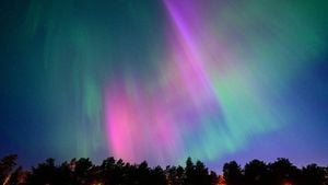 Northern Lights Dazzle North Texas Sky