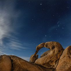  Möbius Arch Moonrise 