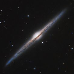  NGC 4565: Galaxy on Edge 