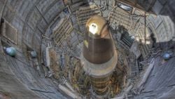 Nükleer Silahlar, Bir Yandan Var Oluşumuzu Tehdit Ederken, Diğer Yandan Ülkeleri Savaştan Nasıl Caydırıyor?