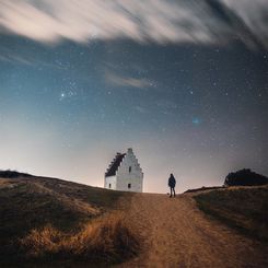  Comet Wirtanen Passes by the Earth 