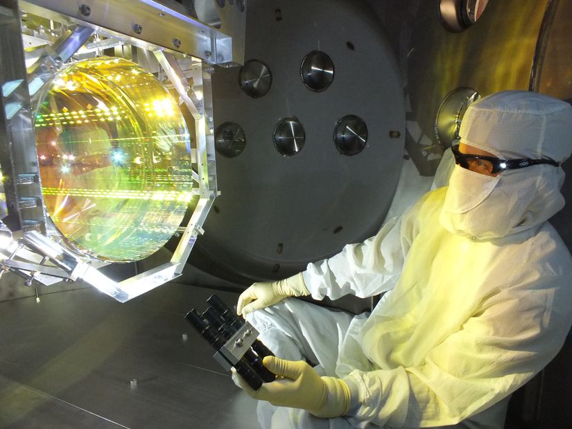 Gelişmiş LIGO'da bulunan 40 kilogramlık 4 aynadan 1'i neredeyse kuantum temel duruma kadar soğutuldu.