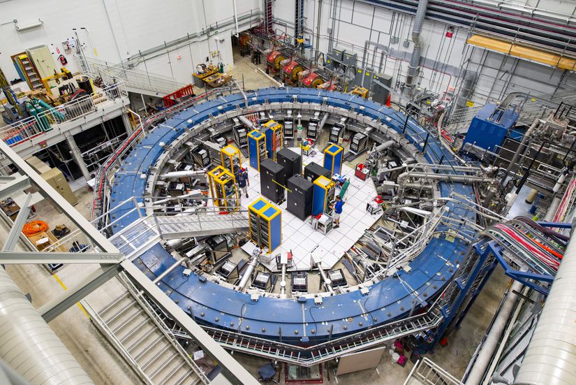 Fermilab tarafından paylaşılan bu Ağustos 2017 tarihli fotoğraf, Chicago dışındaki Fermi Ulusal Hızlandırıcı Laboratuvarı'ndaki Muon g-2 halkasını gösteriyor.