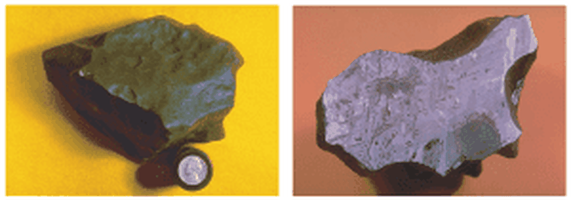 Figür 3: Meteorit (Dünya yüzeyine çarpmış olan gök taşı) örnekleri a) Kaya yapılı meteorit b) Demir (Nikel de içeren) yapılı meteorit