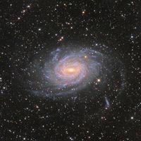 Sarmal Galaksi NGC 6744