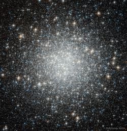 Küresel Yıldız Kümesi M53’teki Başıboş Mavi Yıldızlar