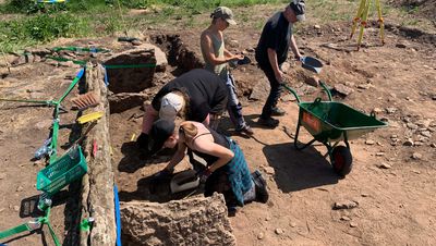 Arkeologlar, 5500 Yıllık Mezardaki Neolitik Gizemleri Araştırıyor!