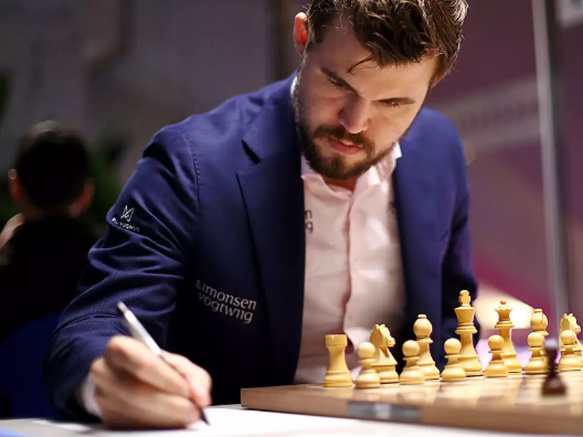 Günümüzdeki satranç ustası Magnus Carlsen