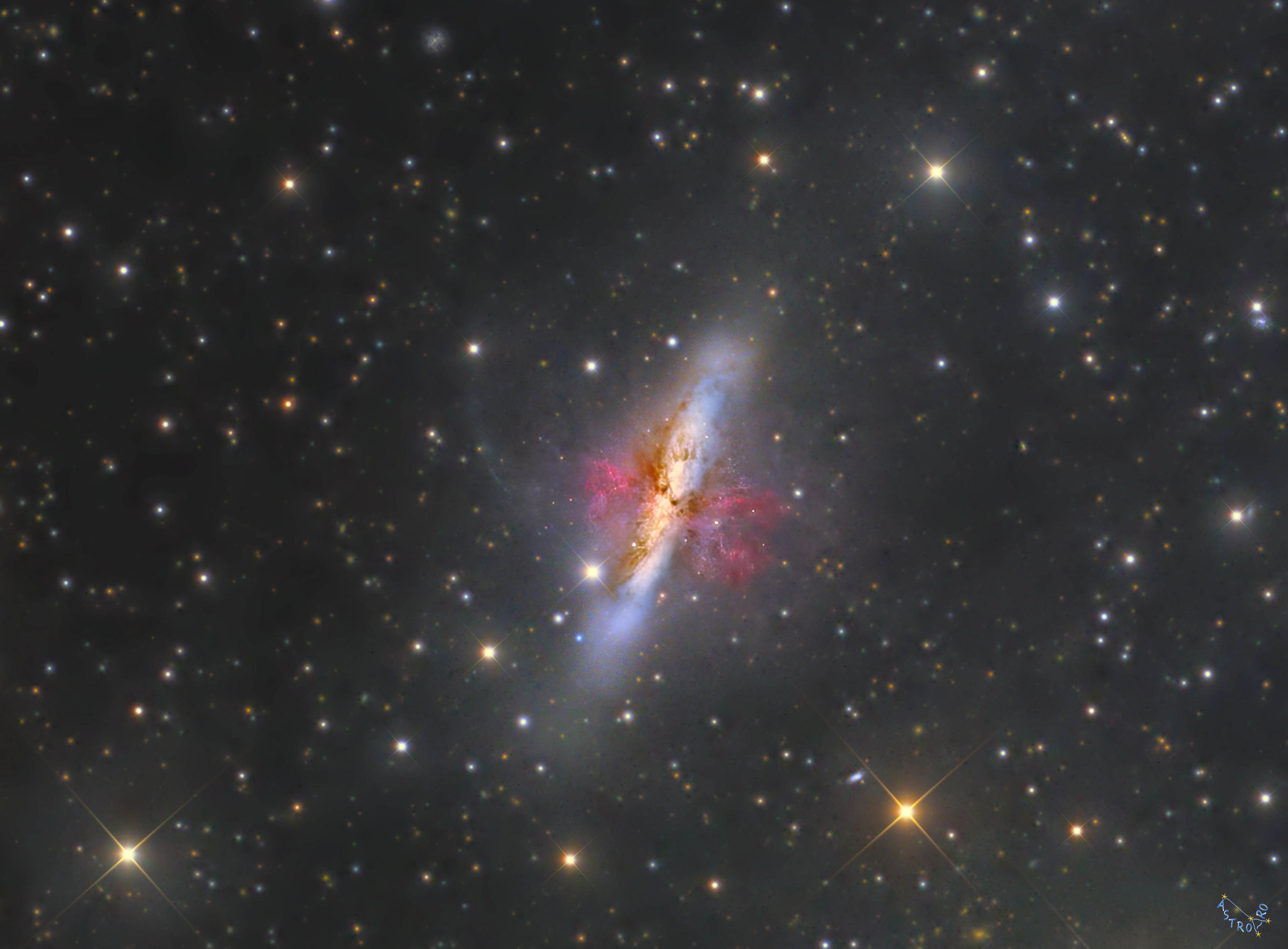 M82: Süper Rüzgârlı Yıldız Yağmuru Galaksisi