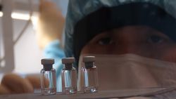 Koronavirüs Aşısı Bulunduğunda, Milyarlarca İnsana Nasıl Aşı Yapılacak?
