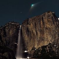 ZTF Kuyruklu Yıldızı, Yosemite Şelalesi'nin Üstünde