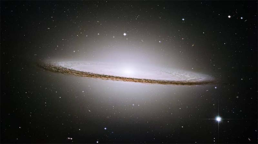 Sombrero galaksisi (M104). Görsel: NASA, Hubble