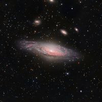 NGC 7331 ve Ötesi