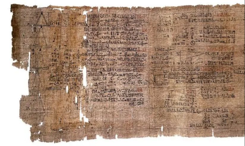 3550 yıl öncesine ait bir Mısır papirüsü olan Rhind papirüsü.