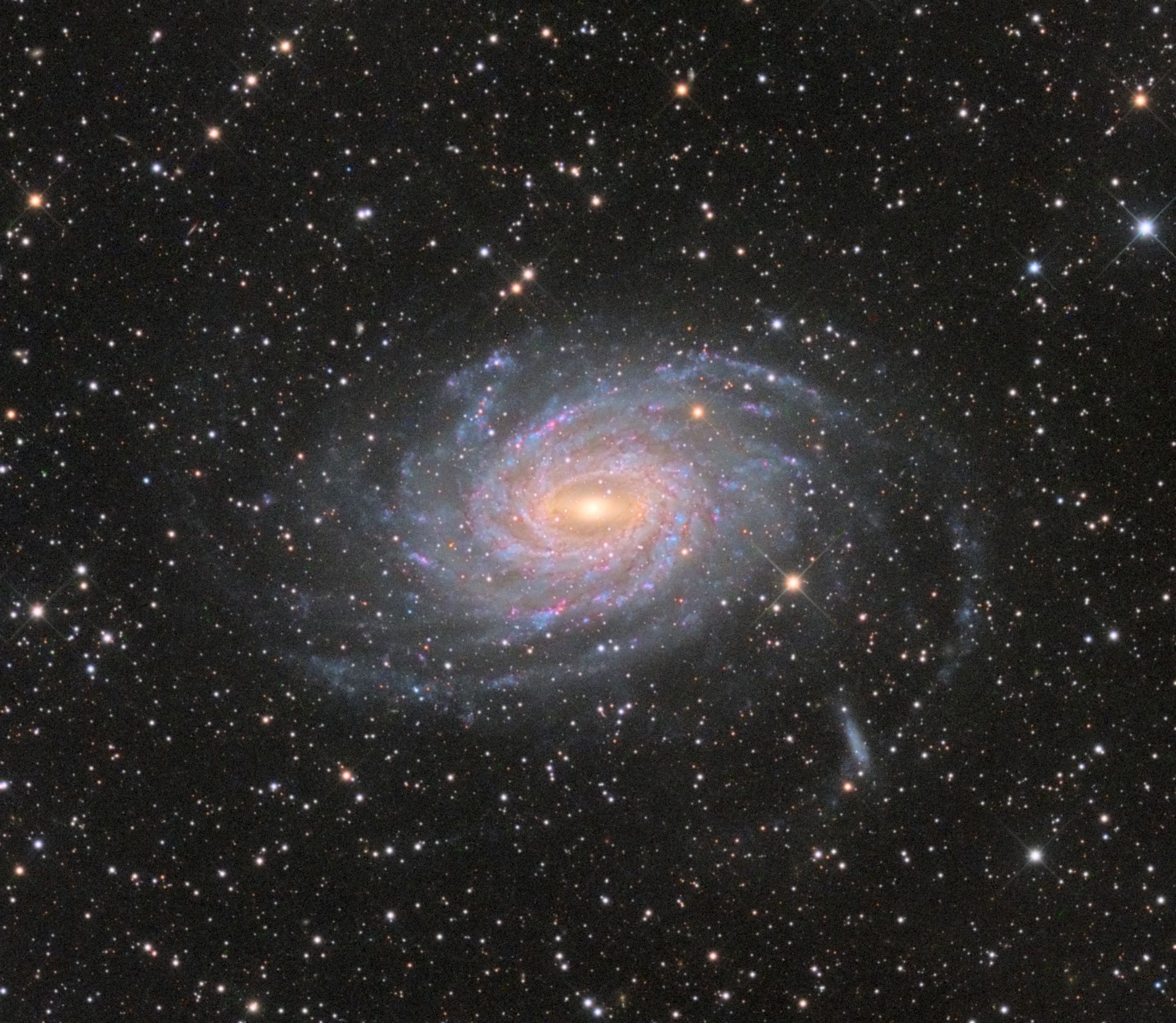 Sarmal Galaksi NGC 6744