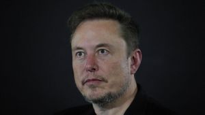 Elon Musk Stirs Controversy Over Leadership Of X