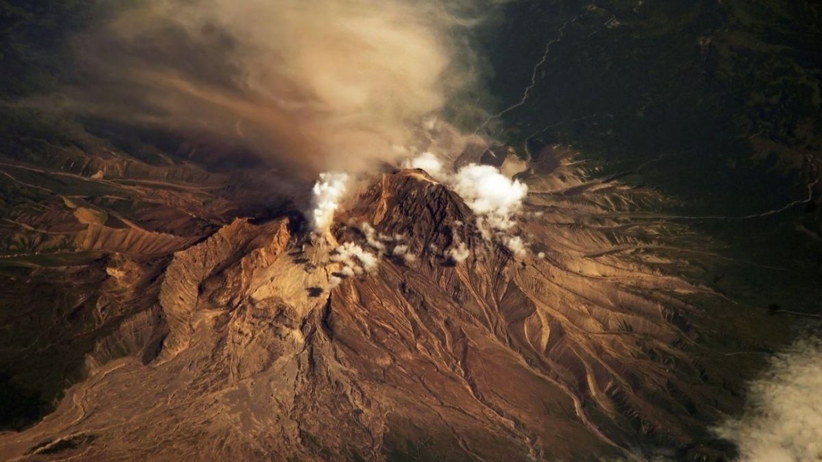 Kamchatka Peninsula Faces New Wave Of Earthquakes And Eruptions