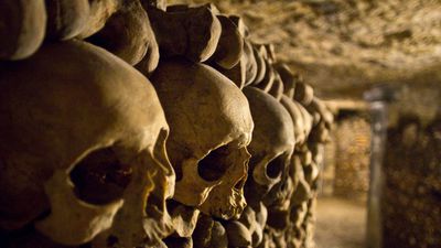 Fransa'da Gizemli Bir Efsane: Paris Yer Altı Mezarları ve Katafiller