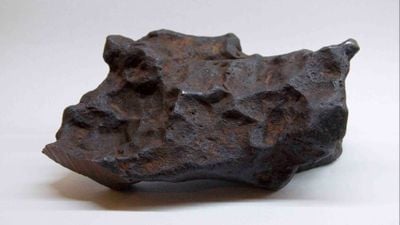 Meteorit Ayırt Etme Rehberi: Bir Taşın Göktaşı Olup Olmadığı Nasıl Anlaşılır?