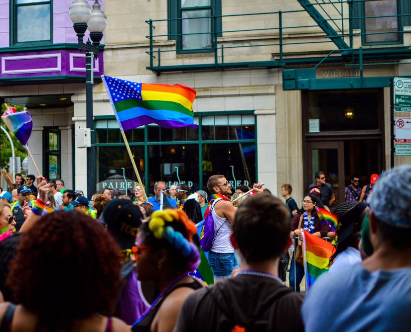 Amerika Birleşik Devletlerin'de (Chicago şehrinde) LGBT yürüyüşünden bir kesit.