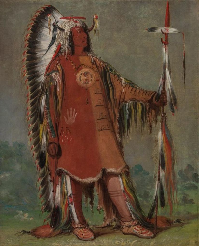 ABD'den ayrılmadan önce Humboldt, Amerika'nın yerli halklarının kültürel refahı konusundaki endişelerini dile getirerek, Jefferson'a çeşitli uluslarla olan ilişkileri hakkında sorular sormuştu (Máh-to-tóh-pa, George Catlin tarafından yapılan İkinci Şef tablosu, 1832, fotoğraf Gene Young)