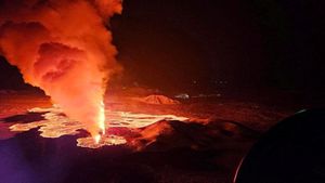 Iceland Volcano Eruption Creates Spectacular Lava Fountains