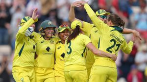 Australia Women Dominate Sri Lanka Women With Convincing Six Wicket Victory