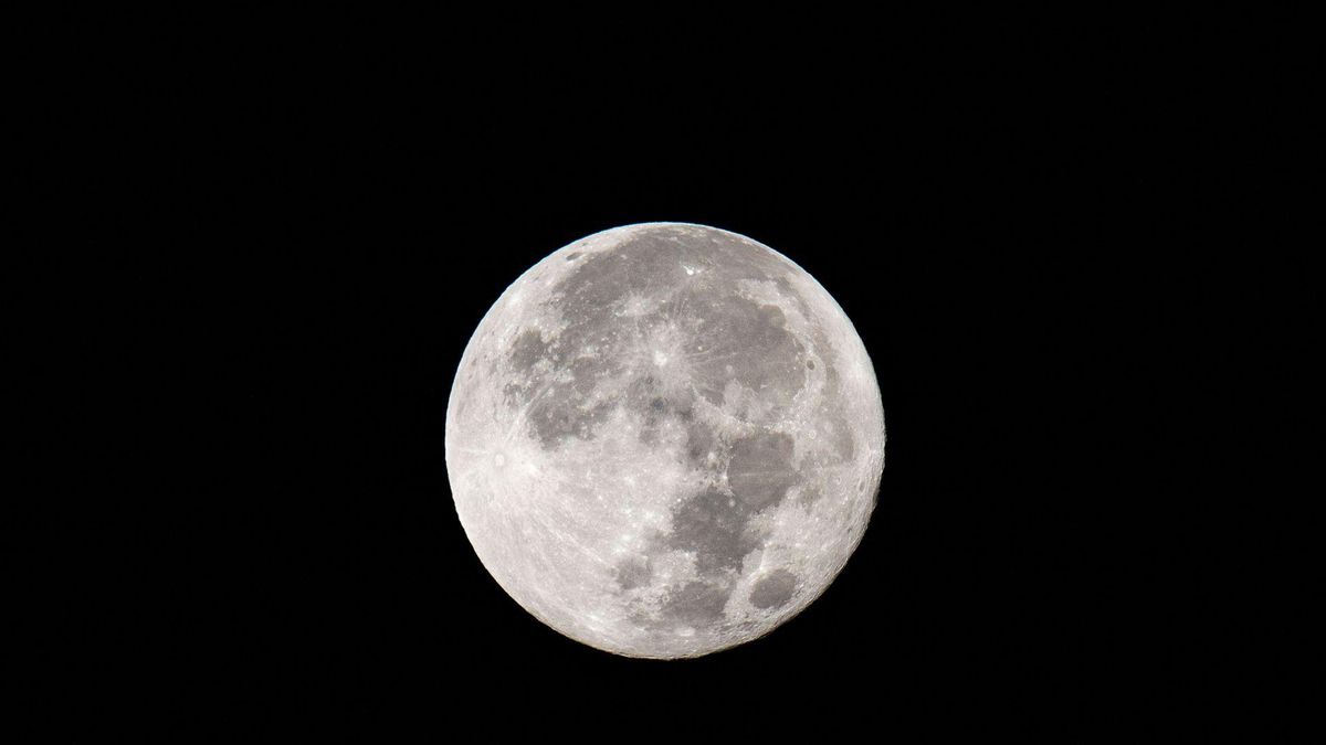 Blue Supermoon Lights Up Night Skies Worldwide