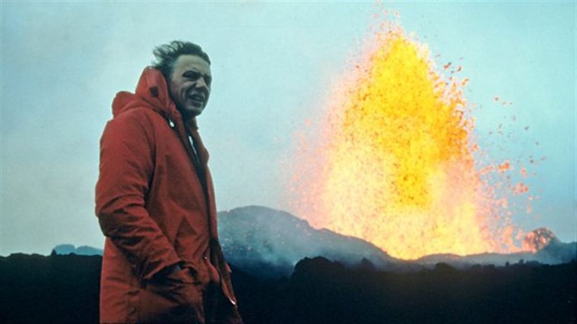 David Attenborough, The Living Planet'in The Building of the Earth bölümünde, dünyanın en derin vadisi olan Nepal'deki Kali Gandaki'yi ziyaret ediyor ve dünyanın yüzeyini şekillendiren muazzam kuvvetleri inceliyor.