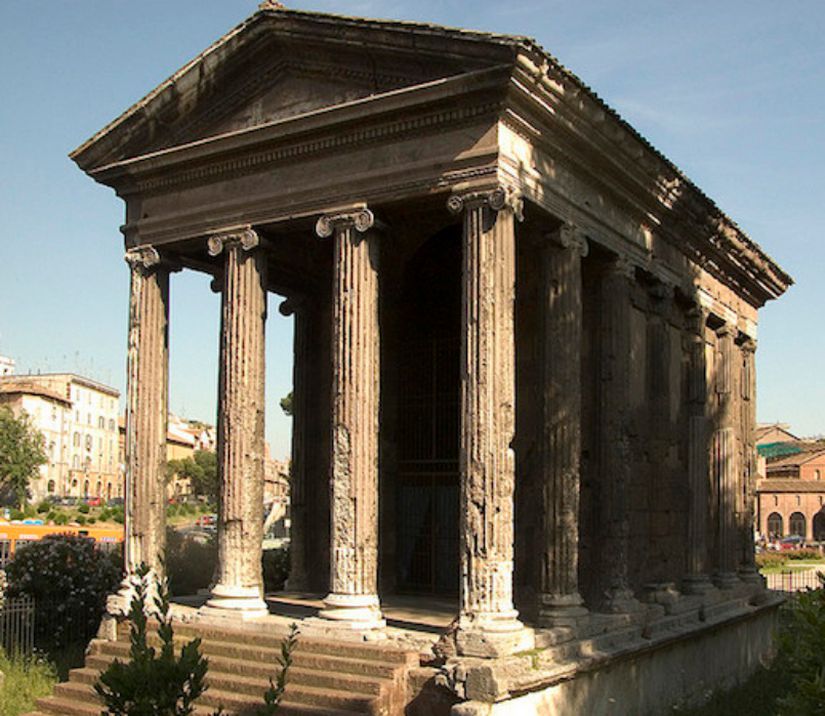 Portunus Tapınağı (daha önceleri Fortuna Virilis olarak  bilinirdi), MÖ yaklaşık 120-80, Roma, traverten ve tüf, sıvası binayı Yunan mermeri gibi göstermiştir.