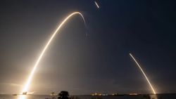 SpaceX, Ay Etrafında Bir Ekonomi Yaratmayı Amaçlayan Japon Girişimi ispace İçin Aya İniş Aracı Fırlattı