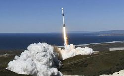Elon Musk'ın SpaceX Roketi İyonosferde Delik Açtı