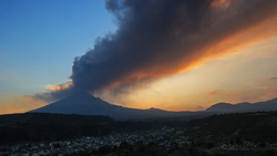 Meksika'nın En Tehlikeli Aktif Yanardağı 1 Günde 13 Kez Patladı!