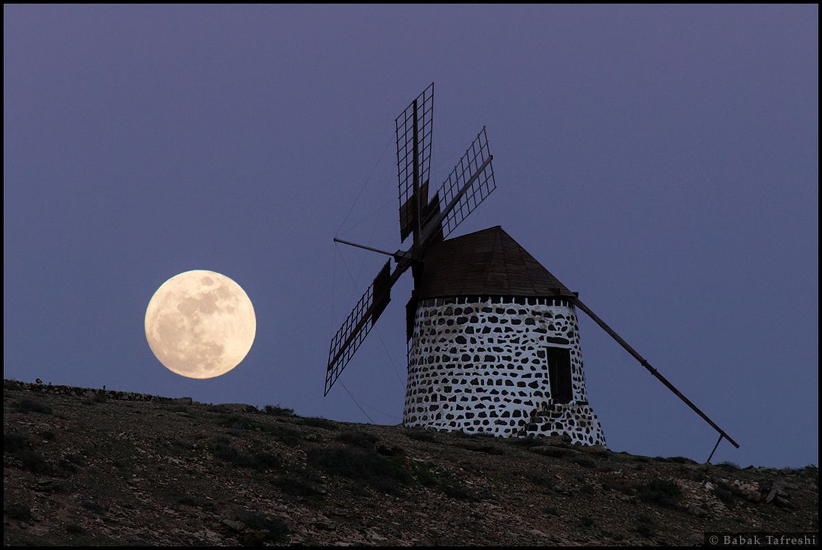  The Windmill's Moon 