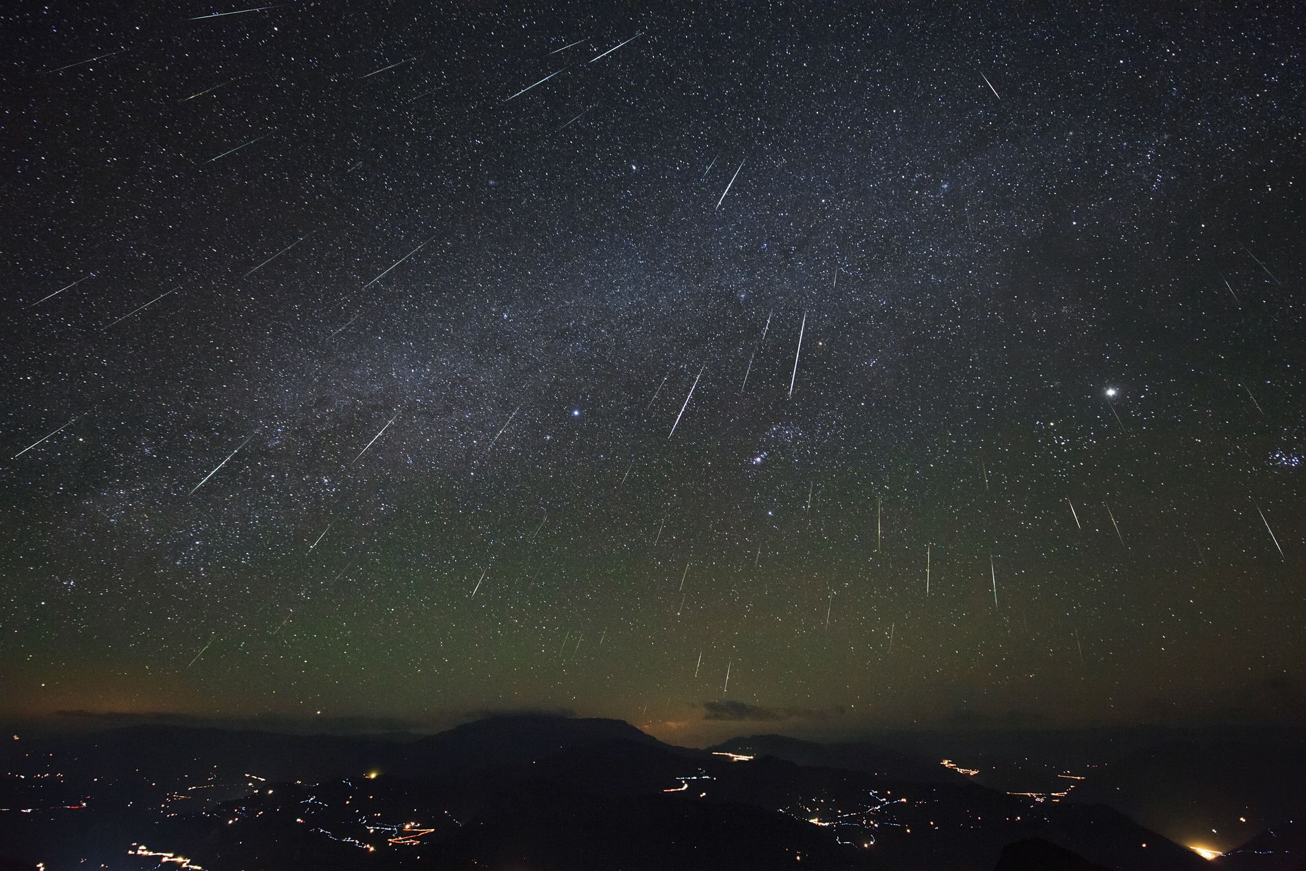  Geminid Meteor Shower over Dashanbao Wetlands 