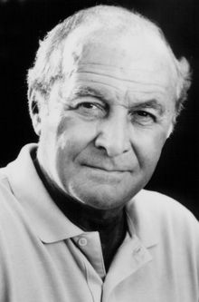 Robert Loggia