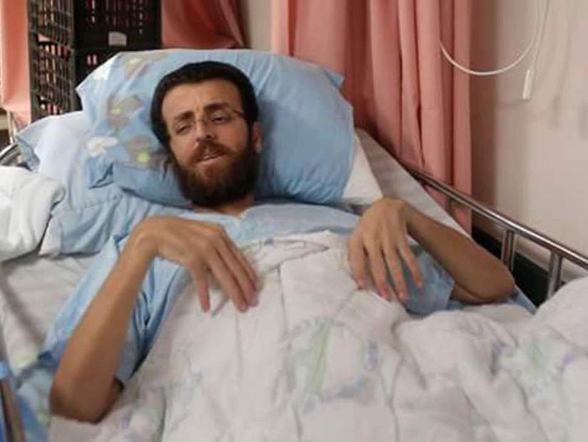Filistinli gazeteci Mohammed al-Qiq, 94 günlük bir açlık grevi sonrasında İsrailli ve Filistinli yetkililerin kendisini beklenilenden erken serbest bırakmaya ikna etmeyi başardı.