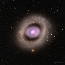 M94: Çift Halkalı Galaksi