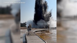 Hydrothermal Explosion Shakes Up Yellowstone National Park