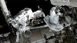 Astronotlar 2023'ün İlk Uzay Yürüyüşünü Tamamladı