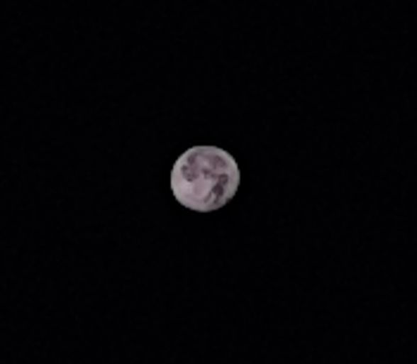 10x zoomlama kabiliyeti olan akıllı telefonumla düşük ISO değerleri ile çektiğim bir Ay fotoğrafı