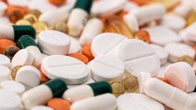 Reçeteli Ağrı Kesicilerden Bağımlılığa: Opioidler Neden Bağımlılığa Neden Oluyor?
