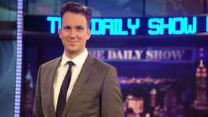 Jordan Klepper Reveals How To Spot Fake Trump Photos