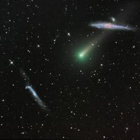  Comet Leonard and the Whale Galaxy 