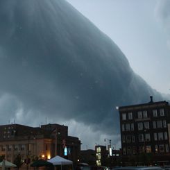 Wisconsin Üzerinde Bir Tüp Bulut