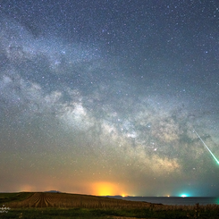  Meteor in the Milky Way 