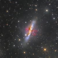 M82: Süper Rüzgârlı Yıldız Yağmuru Galaksisi